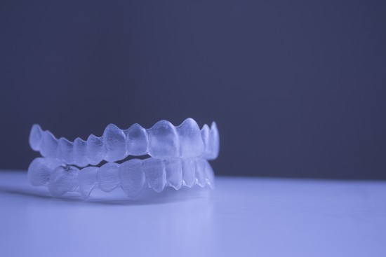 Invisible dental teeth brackets tooth plastic braces por Gema Ib